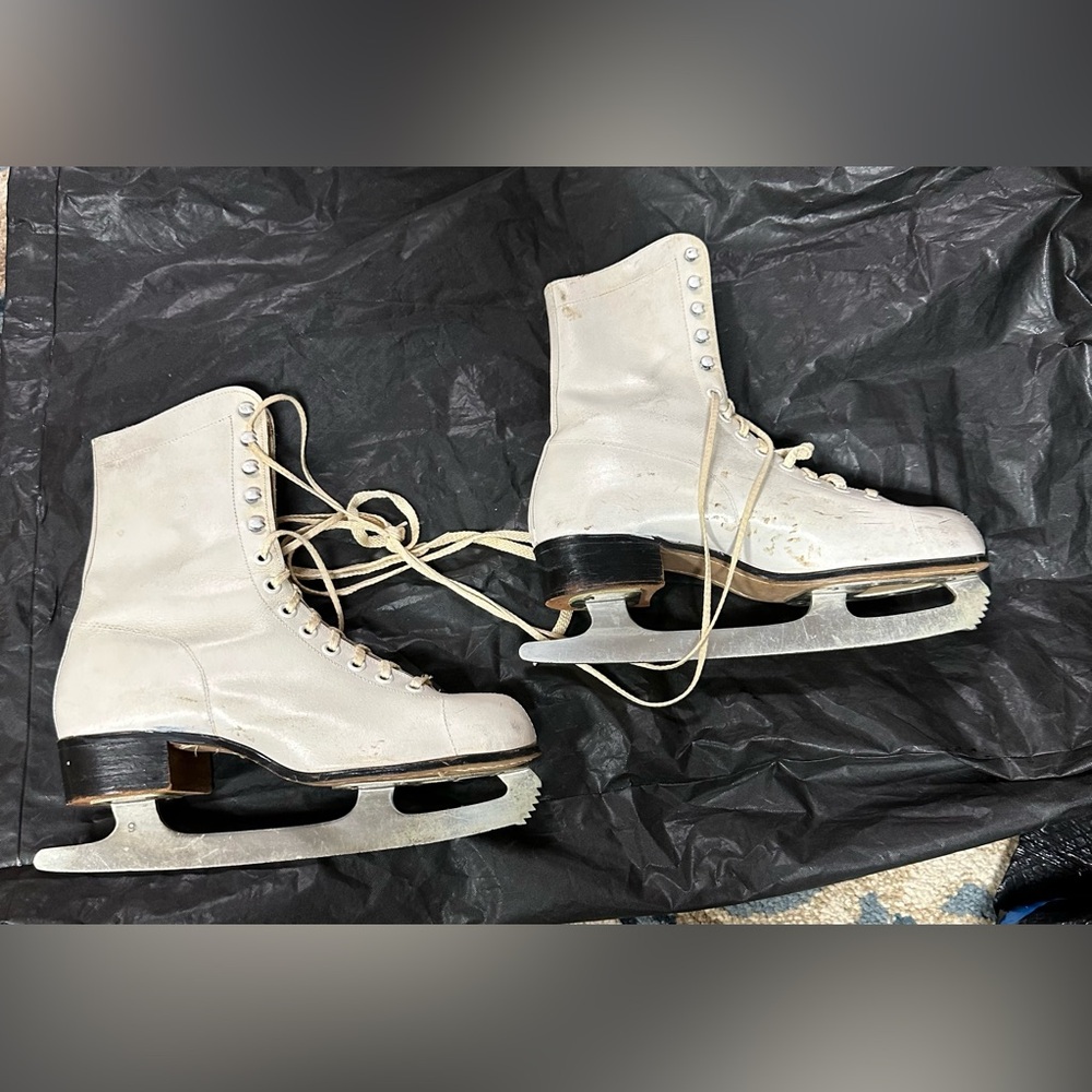 Vintage White Leather Ice Skates